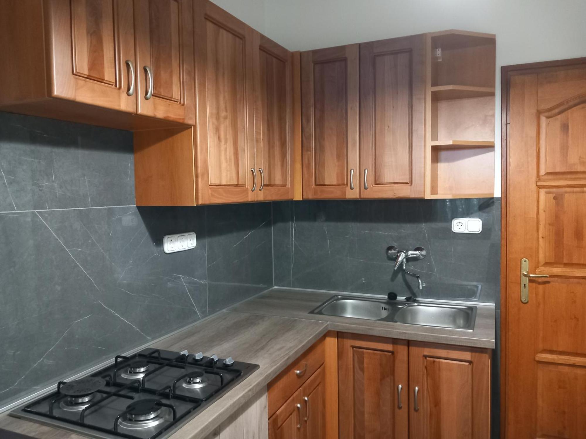 Apartamento 14 Férőhelyes Ház Saját Stéggel, Játszótérrel Balatonfenyvesen Vízparti Utcában Balatonfenyves