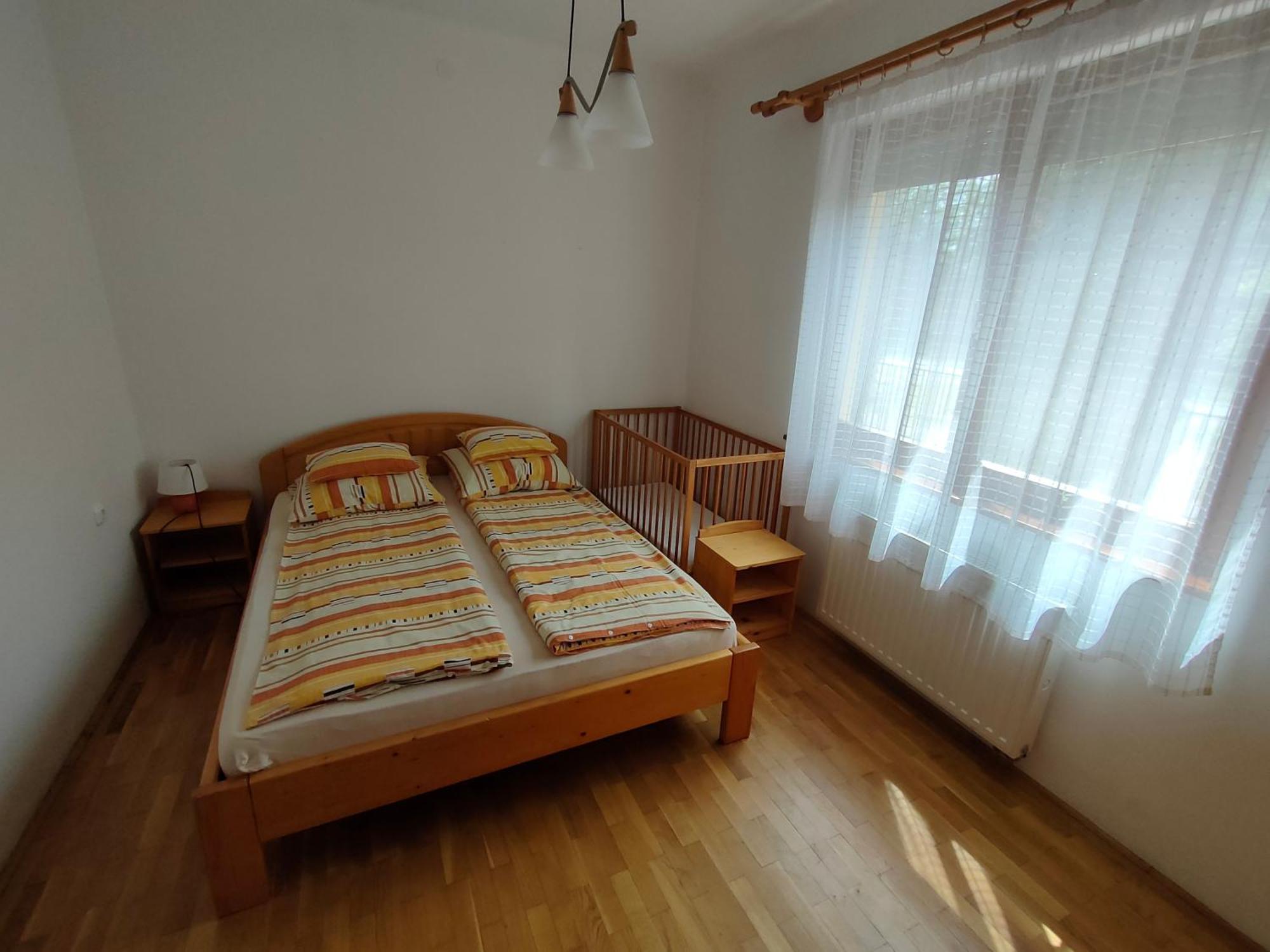 Apartamento 14 Férőhelyes Ház Saját Stéggel, Játszótérrel Balatonfenyvesen Vízparti Utcában