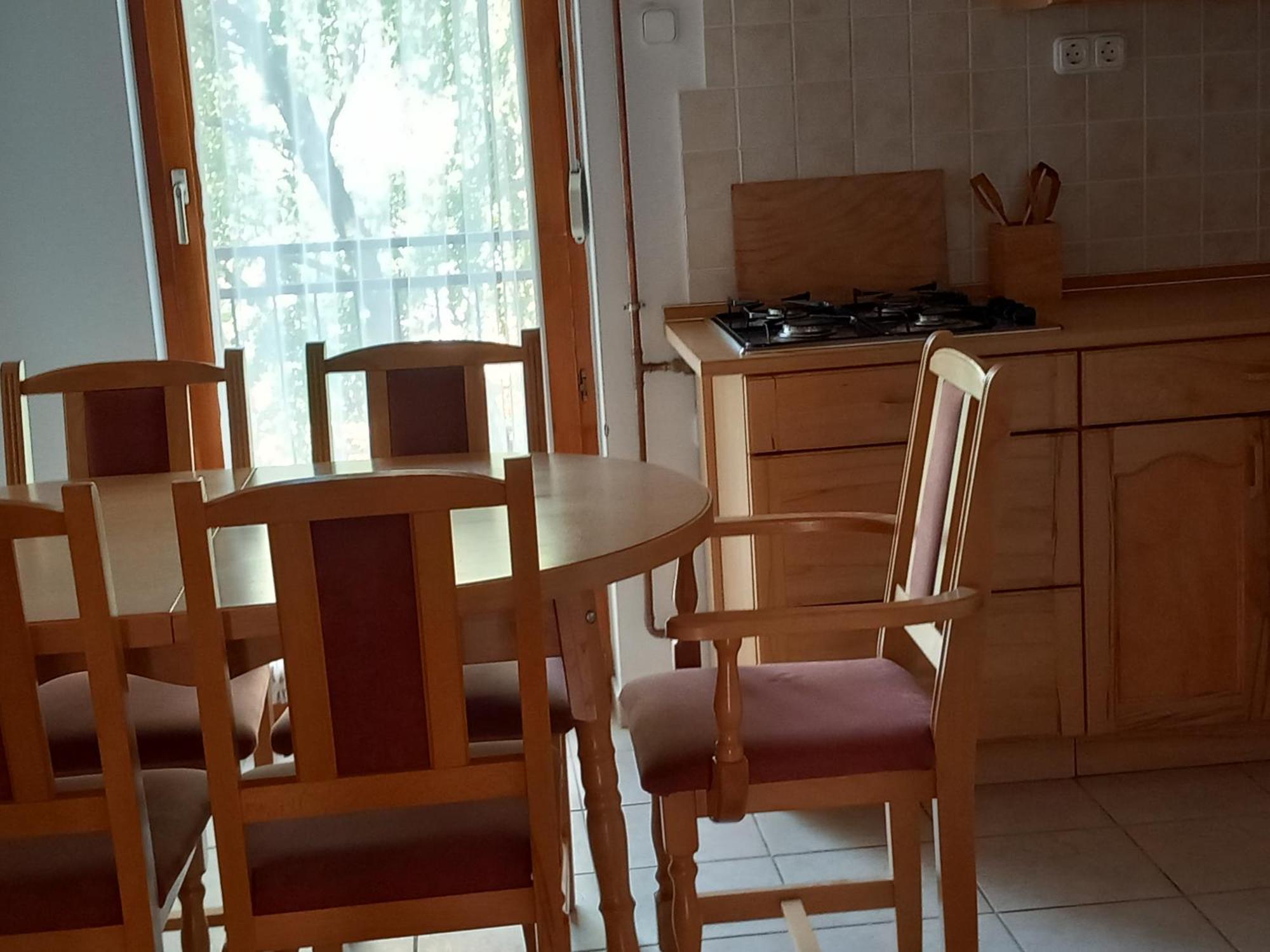 14 Férőhelyes Ház Saját Stéggel, Játszótérrel Balatonfenyvesen Vízparti Utcában Balatonfenyves